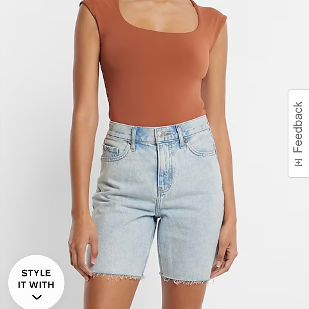 Light wash Bermuda shorts